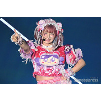 しなこ、ミニスカから美脚スラリ ガーリー私服姿に「いつもと雰囲気違う」「ハーフツイン可愛すぎ」と反響
