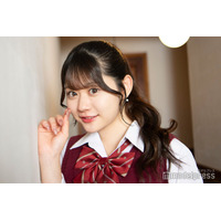 「今日好き」りんか、ミニスカ×ハイソックスから美脚披露「透明感すごい」「脚長すぎ」の声