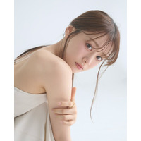 福岡みなみ、タンクトップで胸元大胆披露「ビジュもスタイルも完璧」「色っぽい」の声