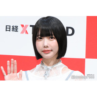 あの、ミニ丈ワンピから色白美脚スラリ「脚長い」「さすがの着こなし」と反響