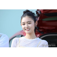 古畑星夏、ハーフパンツで美脚見せ “大人カジュアル”コーデに「オシャレ」「参考になる」声