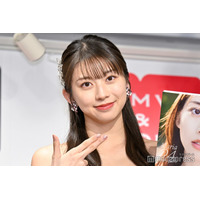 モー娘。牧野真莉愛、膝上ミニスカで美脚披露 イチロー氏の米殿堂入り号外のため朝7時から列並ぶ