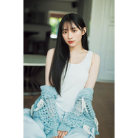 乃木坂46川崎桜、タンクトップ姿で素肌輝く “プク顔”も披露