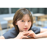 日向坂46富田鈴花、週3ジム通いで体作り 背中トレ・白水着を着ない…1st写真集に詰め込んだ“こだわり”【「鈴花サーキット」インタビュー】