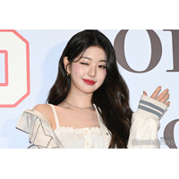 IVEウォニョン、純白ミニ丈ワンピで美脚披露「破壊力すごい」「脚長すぎる」と反響