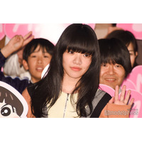 あいみょん、へそ出しルックで夏満喫「メイクも夏っぽくて可愛い」「センス抜群」と絶賛の声