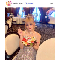「今日好き」倉八音羽、ノースリ＆ミニ丈で美スタイル際立つ「カチューシャ可愛い」「スタイル抜群」