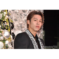 THE RAMPAGE・RIKU、母親との肩組み2ショットにエール続々「親孝行」「素敵」