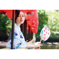 乃木坂46井上和、涼しげな浴衣姿で“和”を表現「少年サンデー」表紙登場