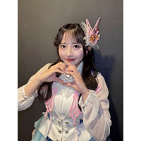 “握手会にオタク1人”話題のSKE48相川暖花、美脚際立つ中日ユニフォーム姿「可愛い」