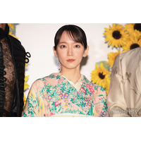 吉岡里帆、華やか浴衣姿で登場 “キュンとする”共演者を絶賛「漫画から飛び出てきた感じ」 【九龍ジェネリックロマンス】