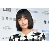 橋本愛「化粧全落ち」自撮り公開 フェス満喫ショットに「美人すぎる」「全力で楽しんでる」と反響