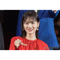 山下美月、ノースリーブでヘルシー肌見せ USJ満喫写真に「私服可愛い」「腕細くて綺麗」の声