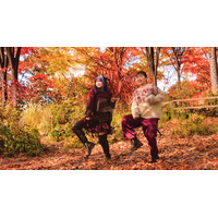 HANA・NAOKO＆伊藤沙莉「三角チョコパイ」新CMで初共演 “シリーズ史上最高難度”キレキレダンス披露