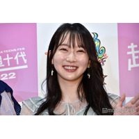 越智ゆらの、ミニスカ×ニーハイで美脚際立つ「脚綺麗すぎ」「何頭身？」の声