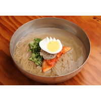韓国の冷麺屋で…食事を注文すると「えっ！」→困惑した”お箸の収納場所”とは！？