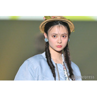 AKB48研究生・伊藤百花、ディズニーで美脚際立つコーデ披露「可愛い」「天使」の声