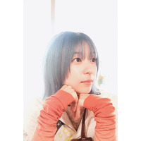 鳴海唯、青髪の“メンヘラガール”でオーラ放つ 朝ドラ「あんぱん」からの激変ぶりに「別人級」「ブレイク筆頭株」と話題【シナントロープ／独占コメント】