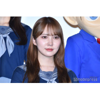 元日向坂46加藤史帆、お腹見せディズニーショット公開 “一緒に写った人物”にも注目集まる「気になる」「情報量多い」