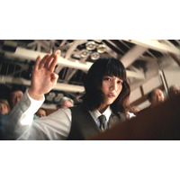 のん主演「MISS KING / ミス・キング」怒とうの“反撃編”開幕 龍也（森愁斗）＆由奈（鳴海唯）の大胆ハグシーンに「激メロすぎ」と反響