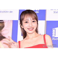 AKB48向井地美音、膝上ミニスカで“人生初香港”満喫「ギャルっぽさが最高」「スタイル良すぎ」と反響