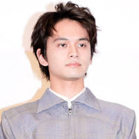 北村匠海、“素敵な先輩”小栗旬に感謝「小学生の時から僕はお世話になったりしてる」