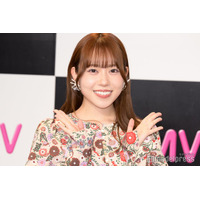 “サンド伊達みきおの姪っ子”伊達さゆり、肩出し＆美脚ショット公開「スタイル抜群」「大人っぽい」の声
