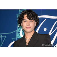 kemio、自身の写真展訪れた祖母顔出し公開「チャーミング」「来てくれてよかったね」の声