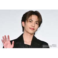 志尊淳、新ヘアで雰囲気一変 街中ショットに「間違いなく振り返る」「めちゃくちゃ似合う」と反響