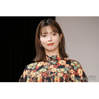八木アリサ、ビーチで色白美肩チラ見せ「ナチュラルで素敵」「可愛い」と反響