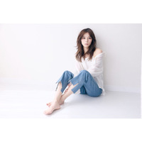 芳根京子、初のカレンダー決定 “愛してやまない”ペットと共演も「そっと寄り添えるような存在に」