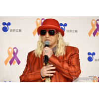 DJ KOO、豪華ケーキで娘の誕生日祝福 家族3ショットに「素敵なファミリー」「笑顔がそっくり」の声