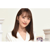 近藤千尋、透けレーススカート姿で脚上げ披露「投球フォーム綺麗」「スタイル抜群」の声
