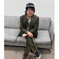 脳腫瘍公表のLUNA SEA真矢、ファンの応援メッセージを読む最新ショットに反響「立ってる姿に涙」「前進してる」