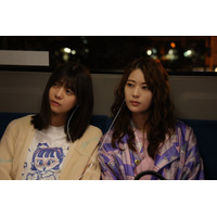 【ふたりエスケープ 第4話】先輩&後輩、妄想から生まれた“エア猫”との生活スタート?
