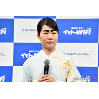 イモトアヤコ、息子とラーメンフェスタへ「後ろ姿でさえ愛くるしい」「どんどん大きくなってる」の声