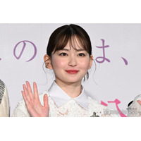 山田杏奈、美脚際立つミニワンピース姿「スタイル抜群」「似合ってる」の声