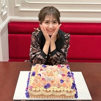 元AKB48メンバー、4歳娘の“ピンク尽くし”コーデ披露「天使みたい」「笑顔が似てる」の声