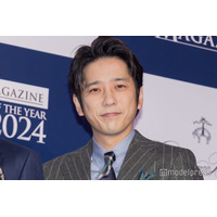 二宮和也、岡田准一撮影の「同期で同い年」人気俳優との肩組みショット公開「存在が奇跡みたい」「GANTZ思い出す」の声