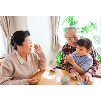 祖父母が大好きな5歳の孫　祖母がよろけて祖父が支えると…→孫の”発した一言”に全員が笑顔！？