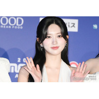 IVEガウル、ベッドでのキャミワンピ姿が話題「無防備で可愛い」「反則レベルの透明感」