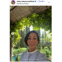 中村江里子アナ、ミラノ広々自宅での夫婦ショット公開「家具のスケールがすごい」と驚きの声