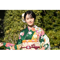 尾碕真花、25歳誕生日に幼少期ショット公開「当時から可愛い」「表情が今と変わらない」と反響