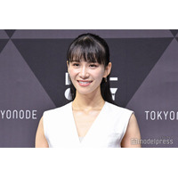 Perfumeあ～ちゃん、色白美脚際立つ衣装姿に熱視線「芸術的な美しさ」「着こなせるのさすが」