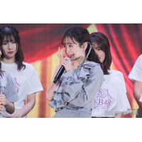 前田敦子が涙「秋元先生にお礼が言いたい」ステージ上にAKB48現役＆OGメンバー184人集結【20周年記念公演】