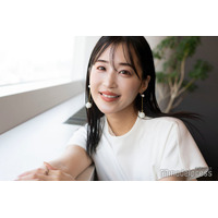 「バチェラー4」休井美郷、クリスマス仕様の自宅リビング公開「お洒落ですごい」「整理整頓されてて綺麗」と反響