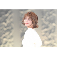 美人インフルエンサー「ママとペアルックみたいに」母親との2ショット公開「双子に見える」「親子でスタイル抜群」と反響