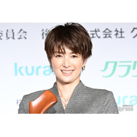 吉瀬美智子、オープンカーでドライブ満喫「映画のワンシーンみたい」「おしゃれ」と反響