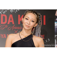 倖田來未、息子顔出しの家族3ショット公開「初めてお顔見た」「旦那さんそっくり」と注目集まる