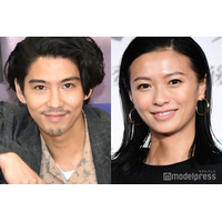 榮倉奈々＆賀来賢人、新年夫婦ショットに反響「おんぶしてるの尊い」「ずっと見てられる」